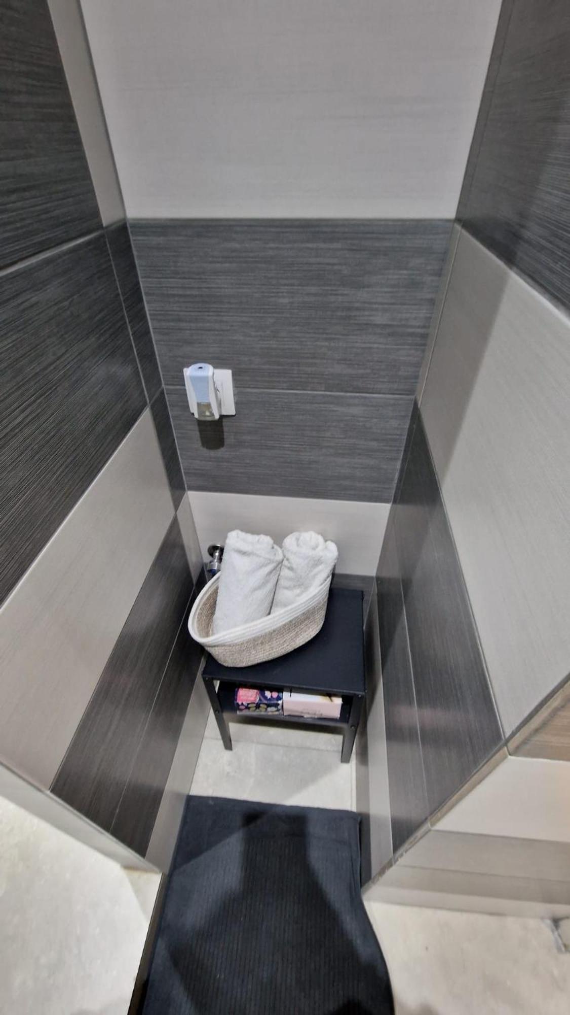 Apartment Flora - Late Check-Out At Noon 12 O Clock For Free Bratislava Exterior foto