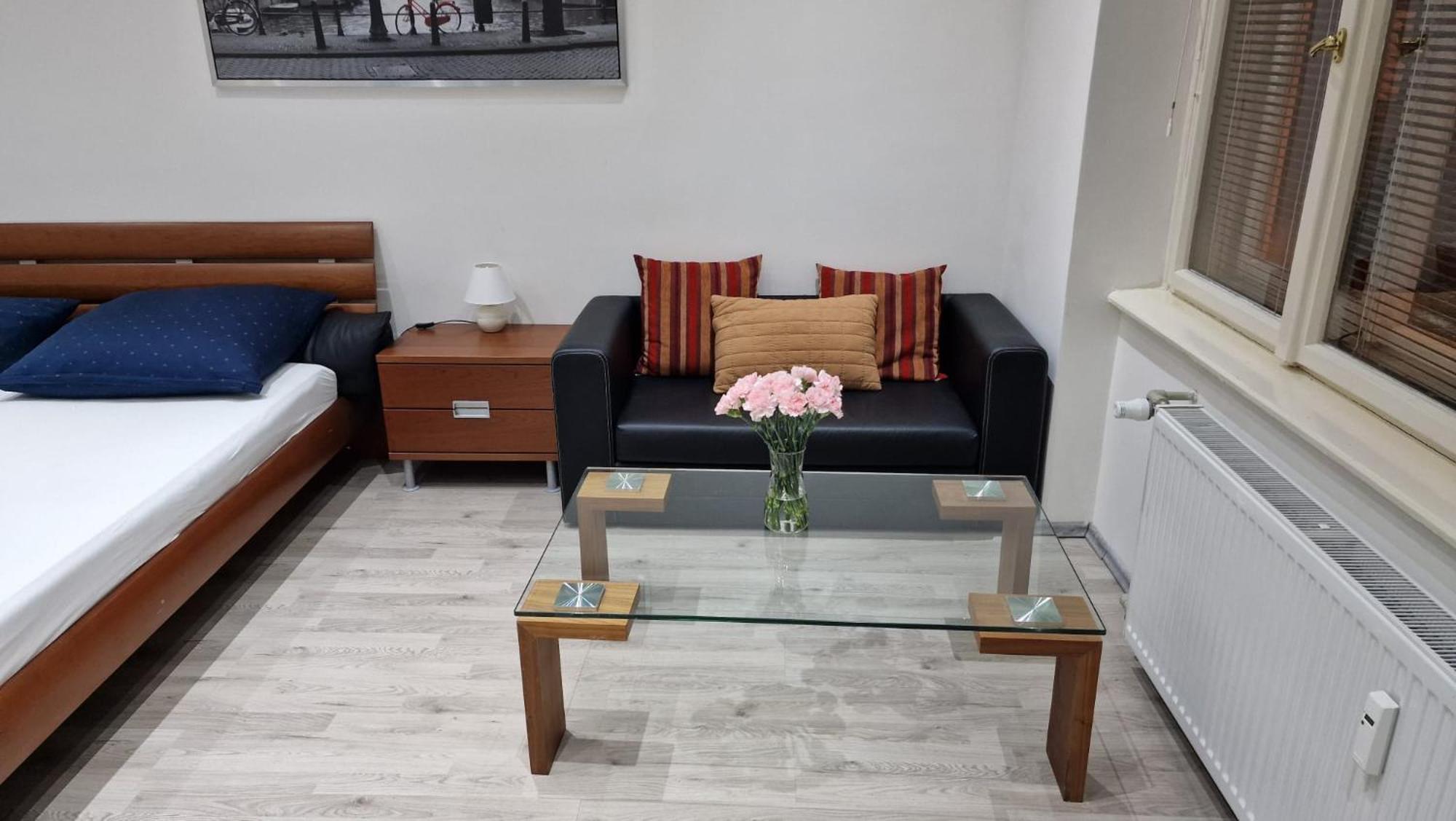 Apartment Flora - Late Check-Out At Noon 12 O Clock For Free Bratislava Exterior foto