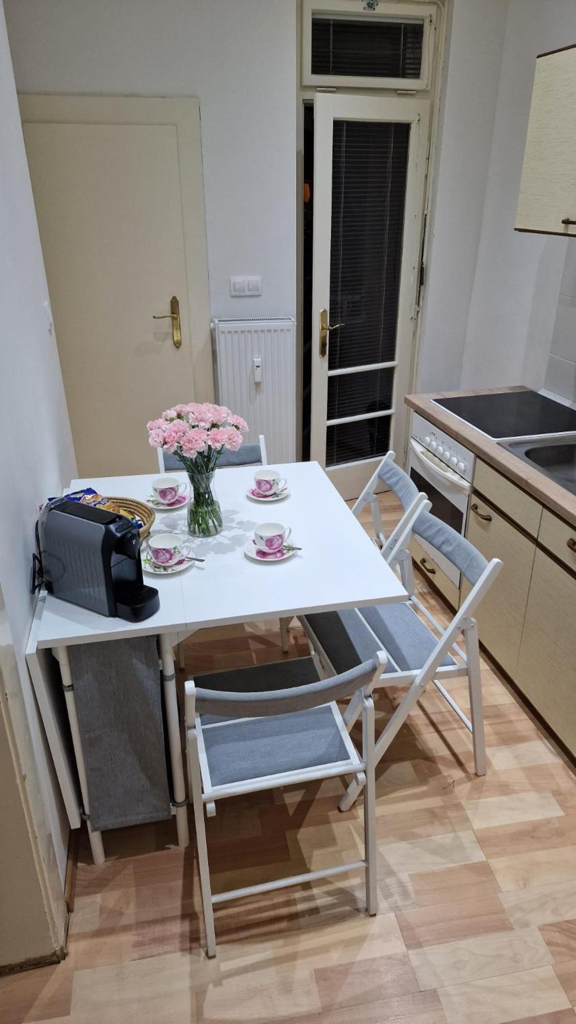 Apartment Flora - Late Check-Out At Noon 12 O Clock For Free Bratislava Exterior foto